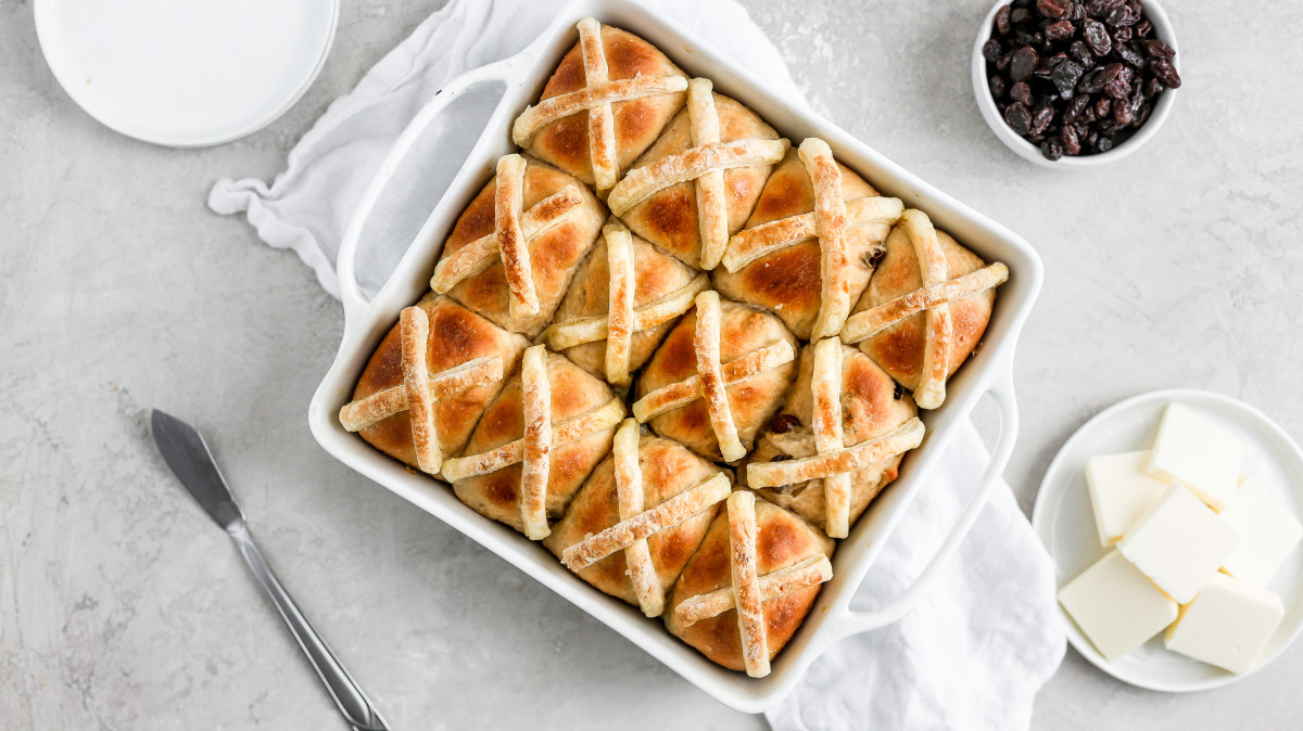 Traditional Fruity and Spiced Hot Cross Buns BreadMaker Recipe